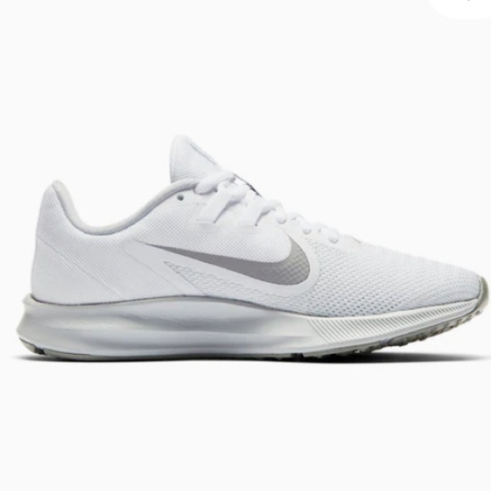 Nike Downshifter 9 Running Shoe White / Wolf Grey Women's 9 PERFECT box